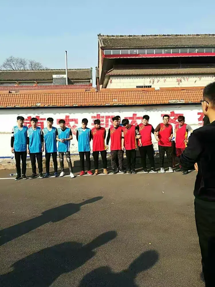 电竞赛场再起风云:陇右青龙队击败江畔火狐队,脚步移动更到位更衣室氛围正向的简单介绍-开云网址